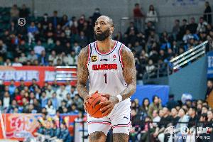 官方澳客网-中规中矩！吉伦沃特15中6拿到全队最高19分外加5板1断