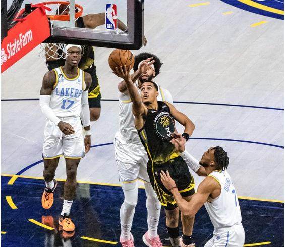 澳客-【现场】勇士主场不敌湖人 胜率仍在五成上下挣扎